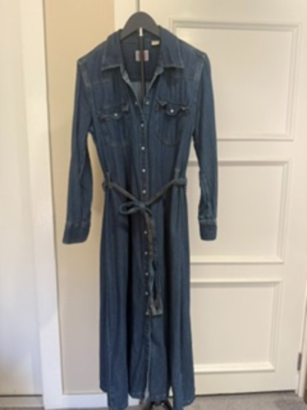 Levi's  Quinney button front Denim Dress Size Large  Like NEW